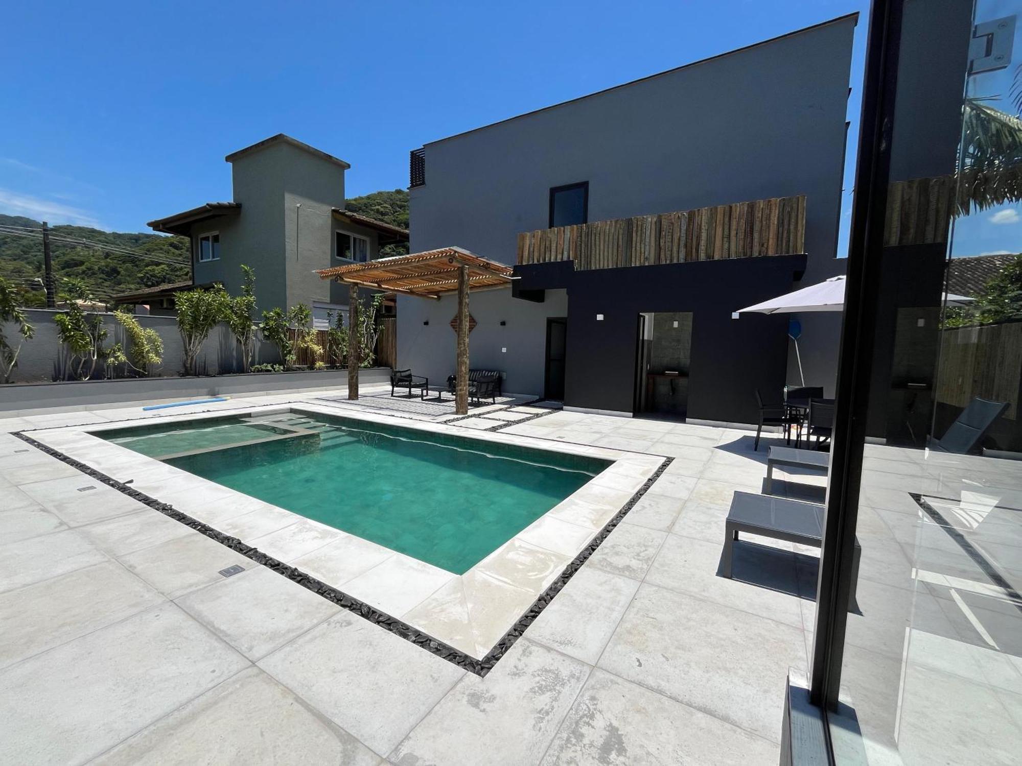 Palulu Flat: Comfort With Pool, Sauna, And Service